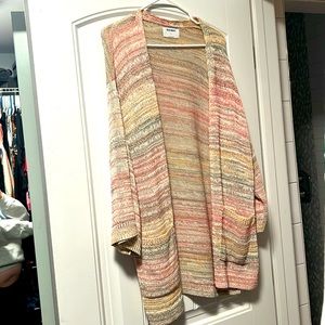 Old navy women’s sweater size M never worn. Smoke free